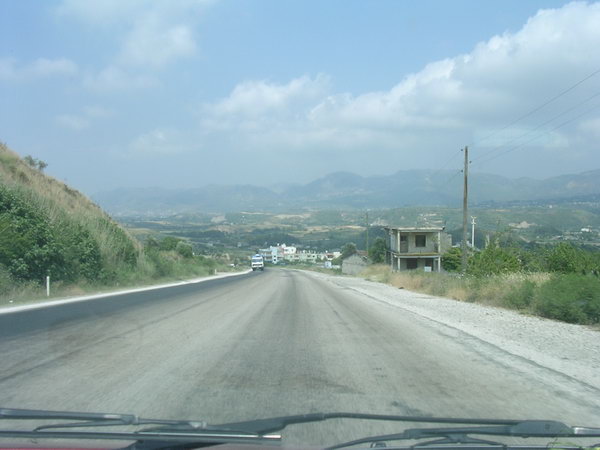 Road across the Nur Dağlari, the ancient Amanus Mountains.