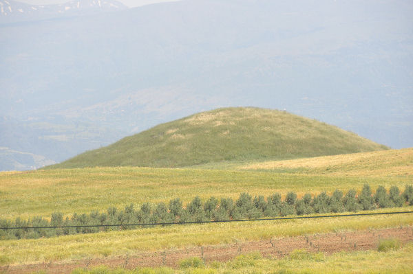 Bin Tepe, Funeral mound (1)