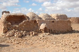 Reuse of an ancient site: the mosque in the Roman fort at Gheriat el-Garbia