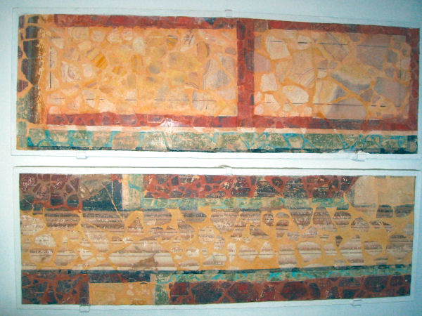 Ensérune, Wall [painting (first Pompeian style)