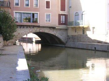 Narbo, Roman bridge with segmented arch across the Aude