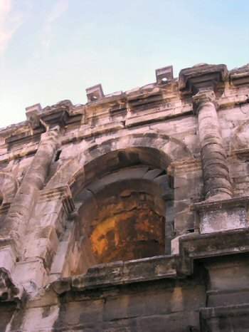 Nemausus, Amphitheater, Arch