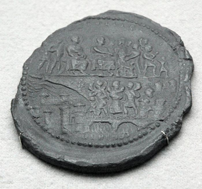 Medal of Constantius I Chlorus with the bridge at Mainz