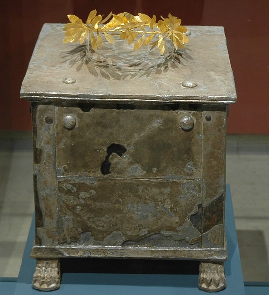 Amphipolis, Metal ash box with golden wreath