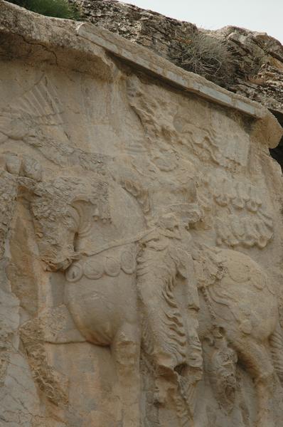 Naqš-e Rajab, Investiture relief of Shapur I, Damaged king