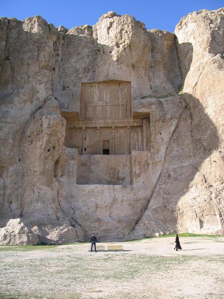 Naqš-e Rustam, Achaemenid Tomb II