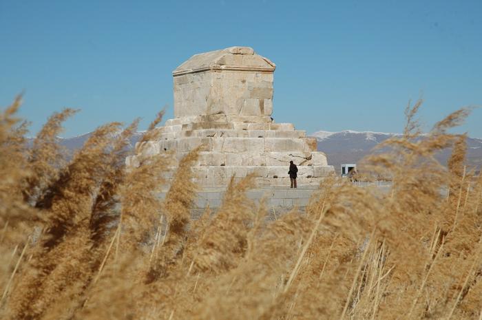 Psargadae, Tomb of Cyrus (2)