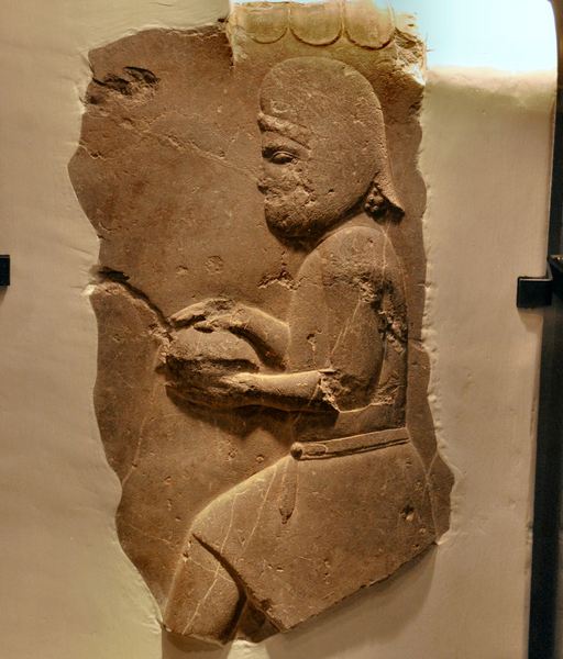 Persepolis, Palace of Darius, Relief of a servant bringing food