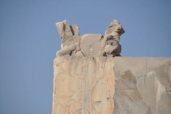 Persepolis, Gate of All Nations, Lintel with a capital