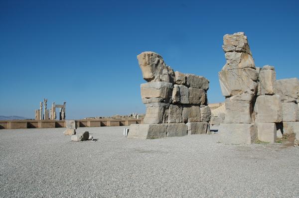 Persepolis, Unfinished Gate, Bulls (3)