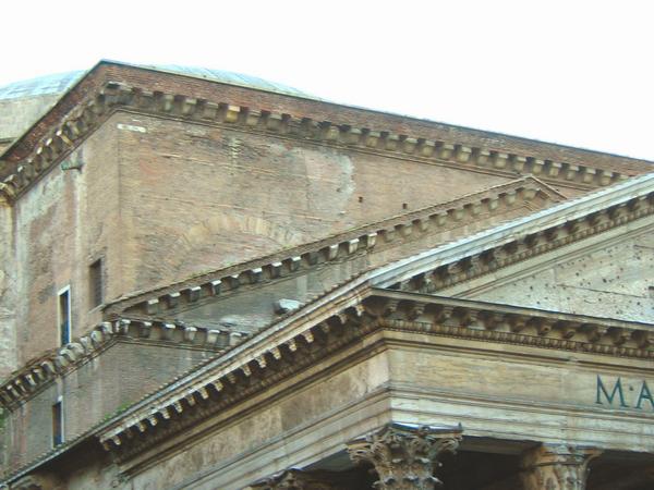 Rome, Pantheon (05), The non-fitting roofs