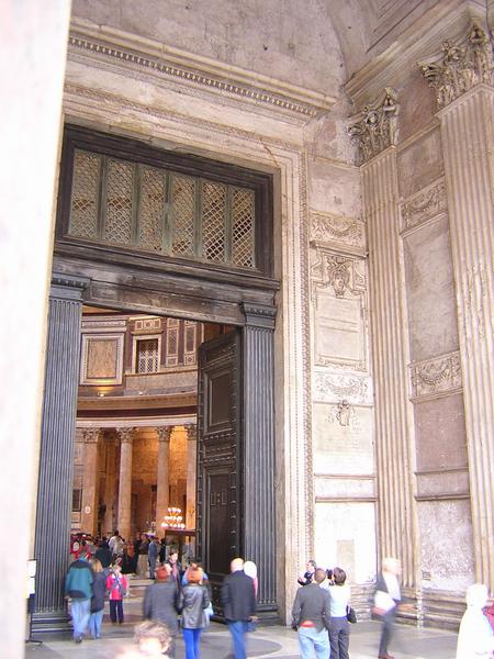 Rome, Pantheon (11), Entrance