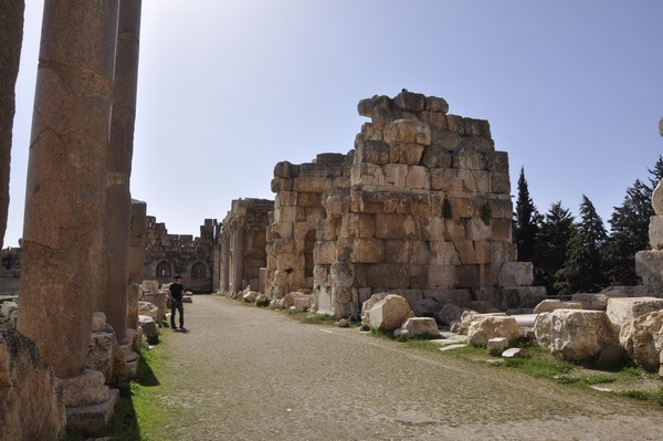 Baalbek, Temple of Jupiter, Great Court, North portico (1)