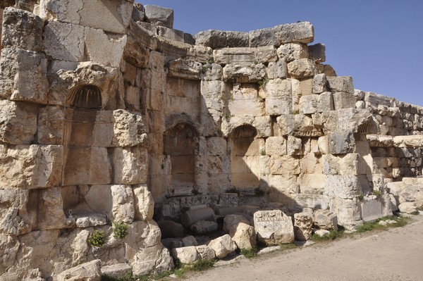 Baalbek, Temple of Jupiter, Great Court, North portico (5)