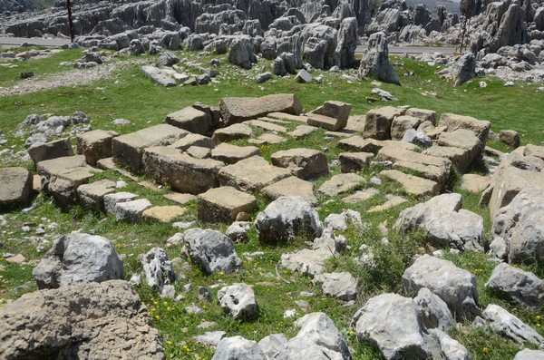 Faqra, Destroyed altar