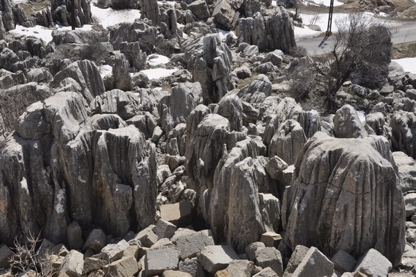 Faqra, Rocks