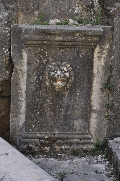 Niha, Large temple, Relief of a lion