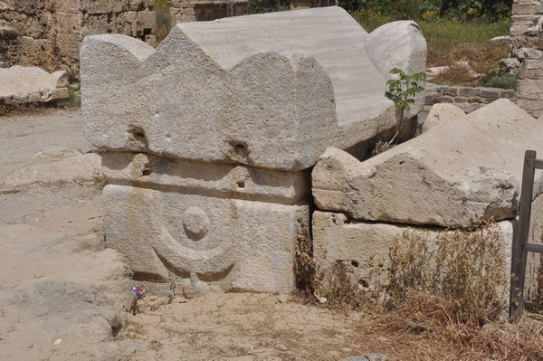 Tyre, Al-Bass Cemetery, sarcophagi (1)