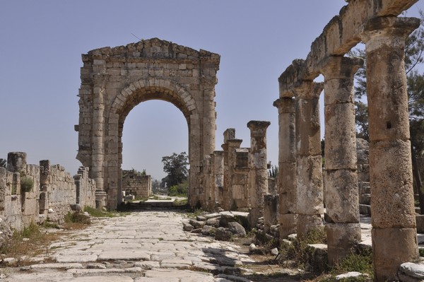 Tyre, Al-Bass, Arch of Hadrian, from west