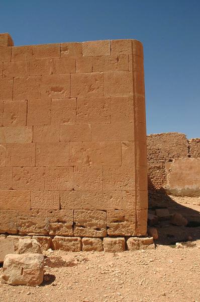 Gheriat esh-Shergia, Roman wall
