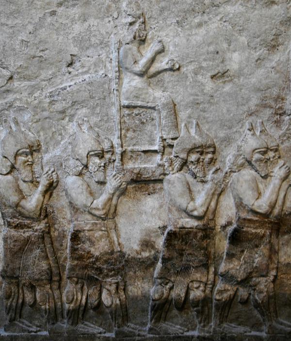 Nimrud, Relief of the statue of deported deity
