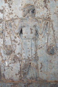 A man from Sindhu, carrying gold. Relief from the eastern stairs of the Apadana at Persepolis