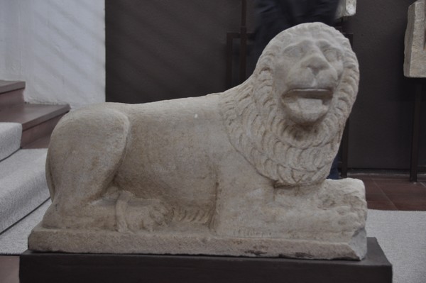 Alexandria in Troas, Statue of a lion