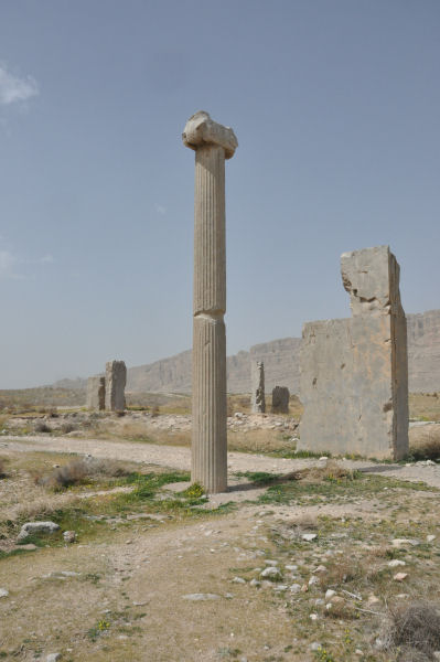 Istakhr, Column (from Persepolis)