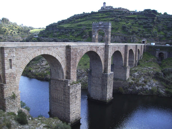 Alcántara bridge, view from the west