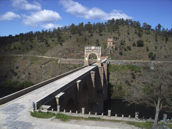 Alcántara bridge, view from the east