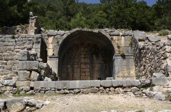 Arykanda, Necropolis, Large tomb