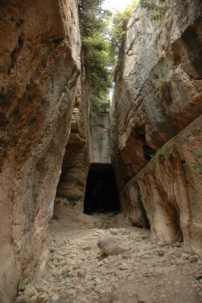 Seleucia in Pieria, Tunnel, Entrance