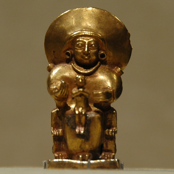 Gold statuette of Arinna