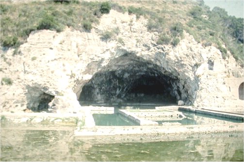 Sperlonga, Cave