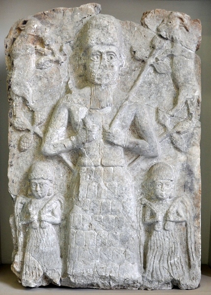 Aššur, Temple of Aššur, Old-Assyrian relief of three deities