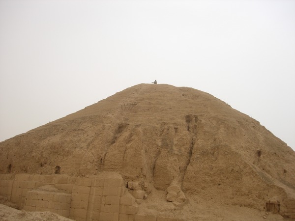 Nimrud, Ziggurat (2)