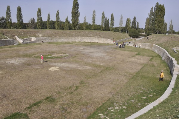 Carnuntum, Civil Amphitheater (1)
