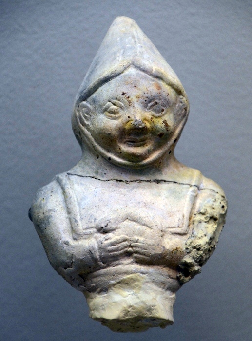 Reims, Figurine of a boy wearing a cucullus