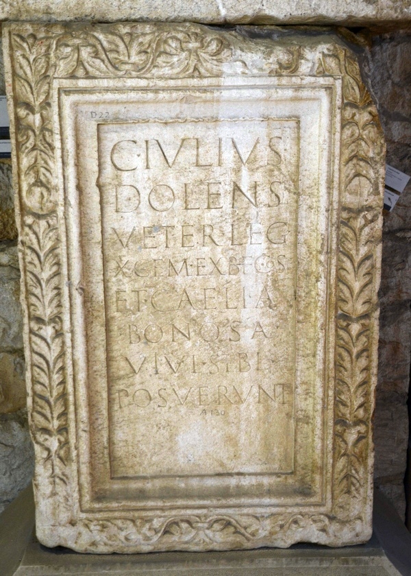 Salona, Tombstone of Dolens of X Gemina
