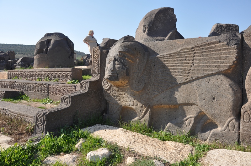 Ain Dara, Orthostats (2) sphinx