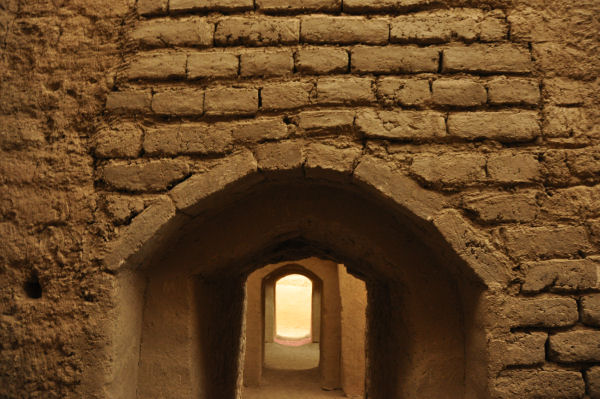 Tepe Nush-e Jan, Brickwork inside the fort