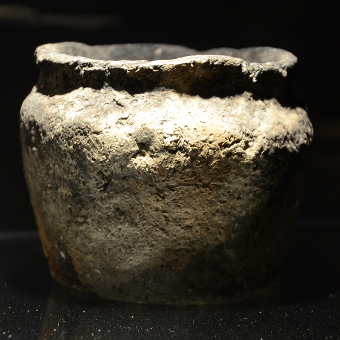 Grannum, Merovingian pottery (3)