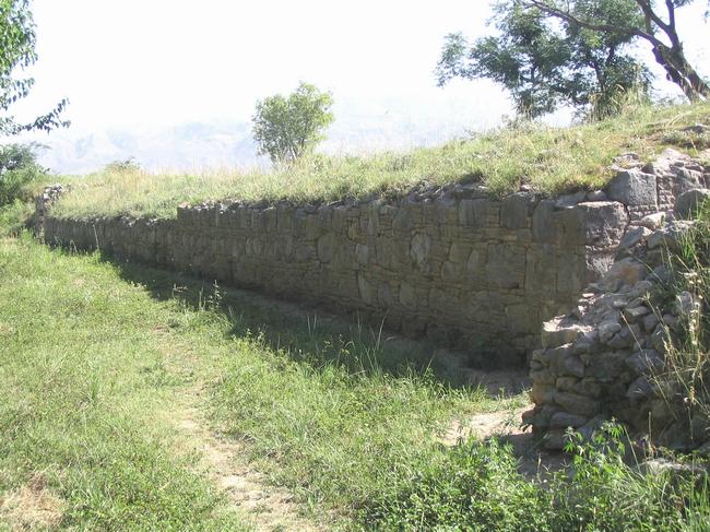Sirsukh, wall, inside
