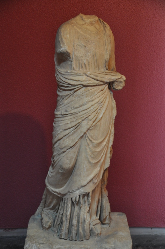 Sardes, Statue of a Roman lady