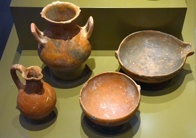 Nicosia, Red-polished Pottery (Early/Middle Bronze Age)