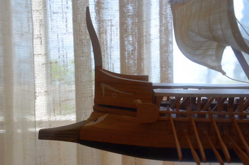 Modern model of a triere, Prow