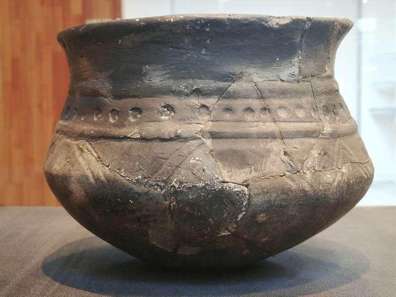 Ezinge, Late ancient pottery
