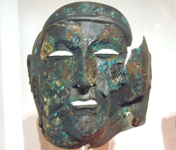 Face mask of a cavalry helmet
