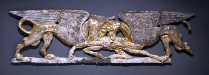 Pydna, Plaque of two griffins killing a stag