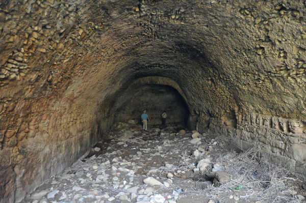 Nysa, Tunnel